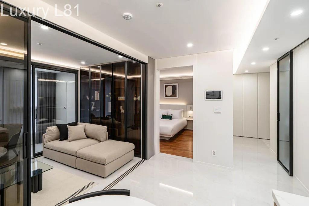 Angia Luxury Apartment Inside Landmark 81 Tower Хошимін Екстер'єр фото
