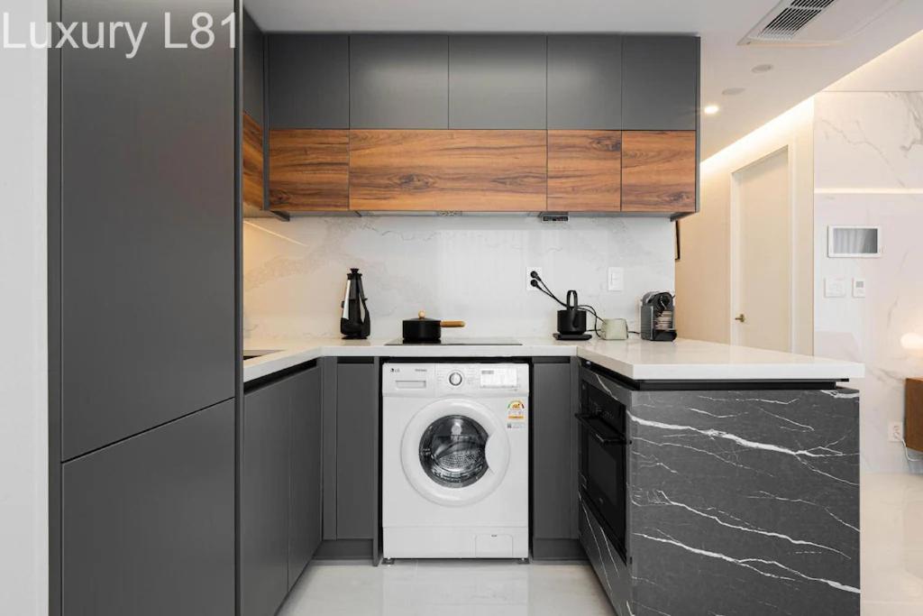 Angia Luxury Apartment Inside Landmark 81 Tower Хошимін Екстер'єр фото