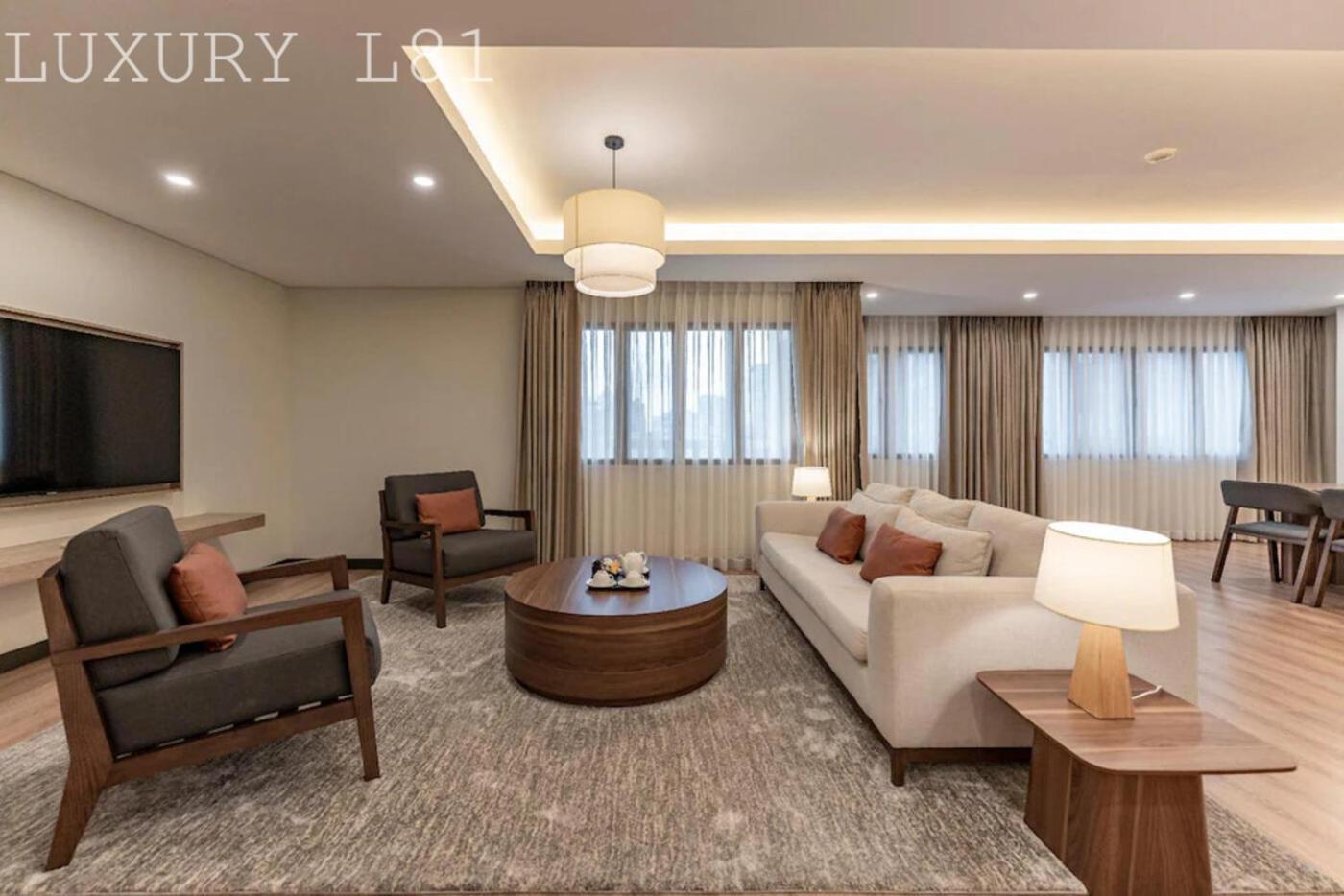 Angia Luxury Apartment Inside Landmark 81 Tower Хошимін Екстер'єр фото